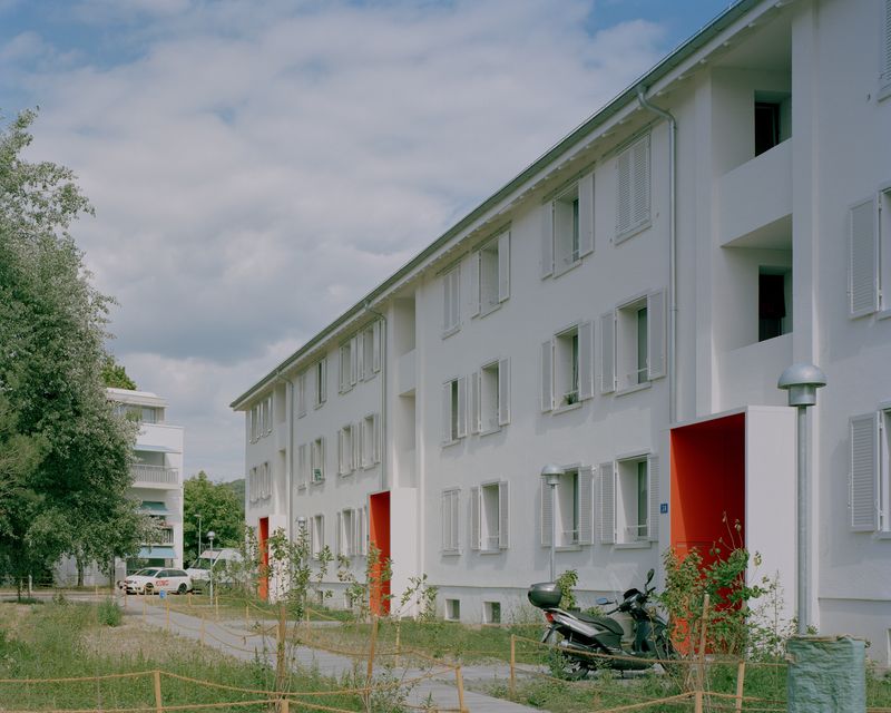 Überbauung Im Rheinacker – Eingangssituation bei Tag – Barbara Bühler Fotografie