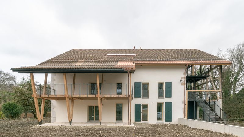 Transformation d'un moulin en logements – Façade nord-est – Brian Scott Adkins