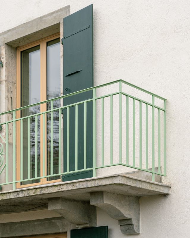 Transformation d'un moulin en logements – Garde-corps de réemploi – Brian Scott Adkins