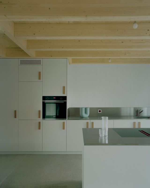 Cinq villas – Vue intérieure côté cuisine – willem pab