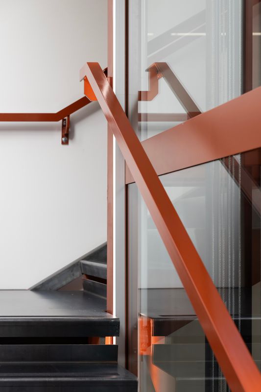 Pavillon provisoire pour le Centre de Formation Professionnelle Santé et sociale (CFPS) – Détail escalier – Hélène Maria Photographe