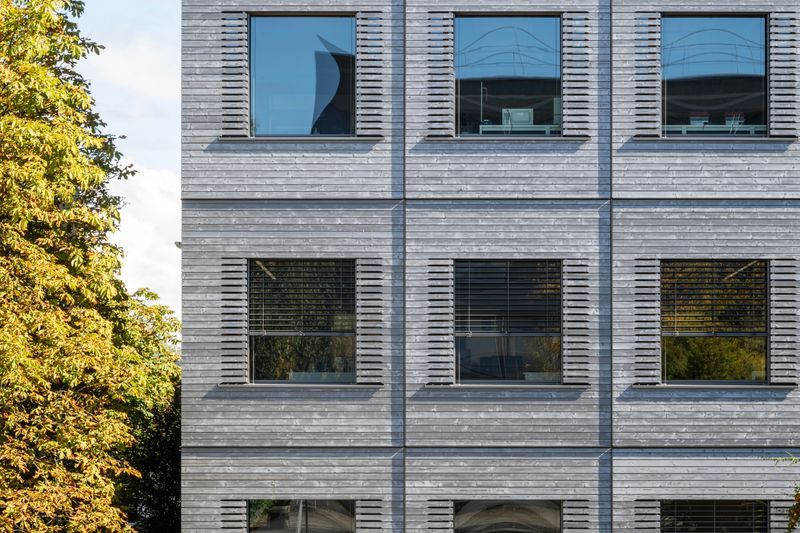 Pavillon provisoire pour le Centre de Formation Professionnelle Santé et sociale (CFPS) – Facade pignon détail – Hélène Maria Photographe