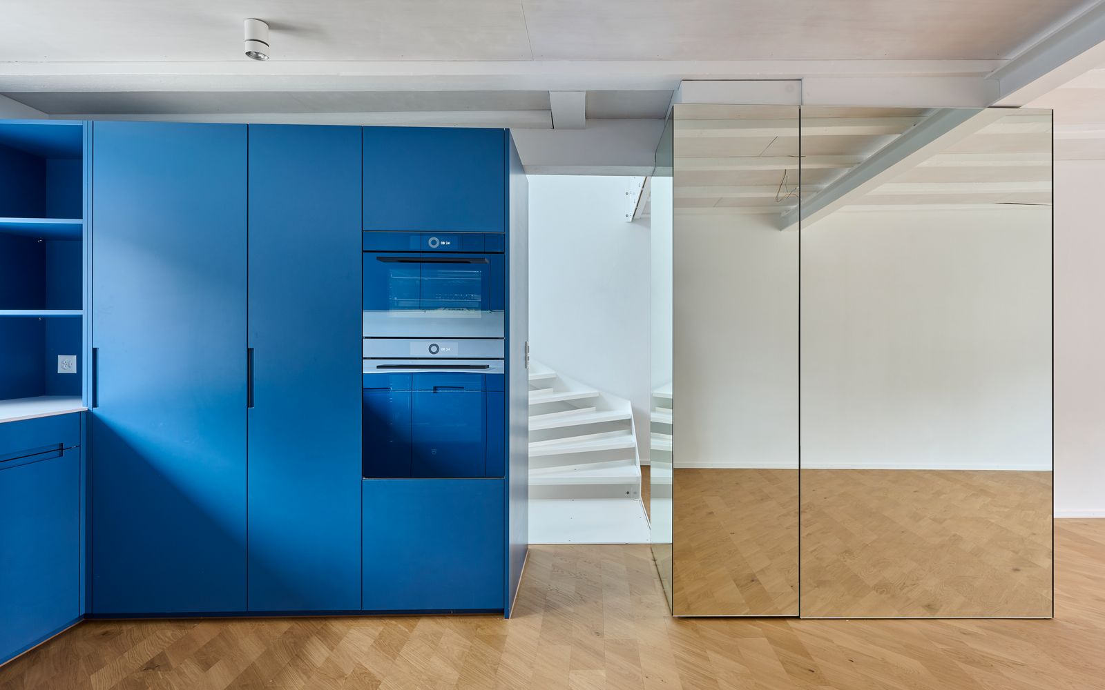 Weiterbauen im Bestand: Reihenhaus Zürich-Bachtobel