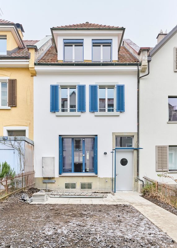 Weiterbauen im Bestand: Reihenhaus Zürich-Bachtobel – Studio Gataric Fotografie