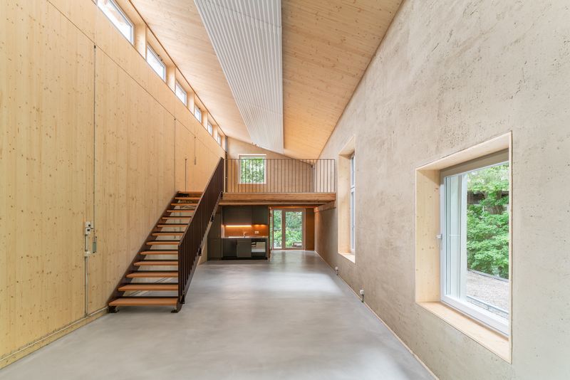 Werkhof 29 – Die hohen Atelierräume der Aufstockung verfügen über Galerien, Teeküchen und Nasszellen – Martin Zeller