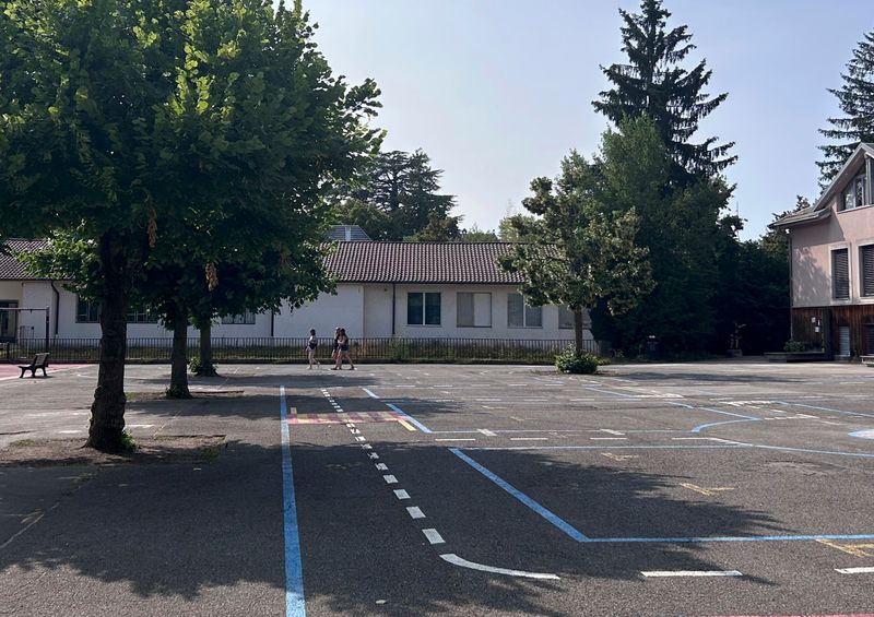 Préau réinventé à l'école de Chêne-Bougeries – avant