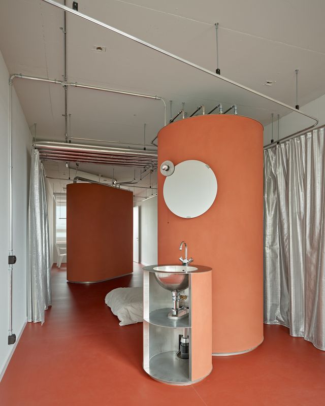 Das Wohltemperierte Haus – Duschmodul und Lavabo – Roland Bernath