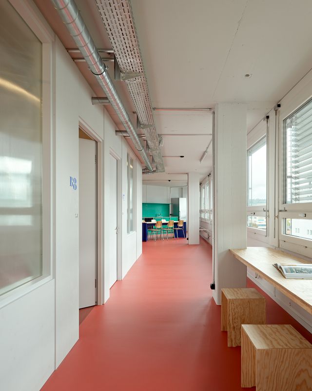 Das Wohltemperierte Haus – Der Korridor wird zum Gemeinschafts- und Arbeitsbereich – Roland Bernath