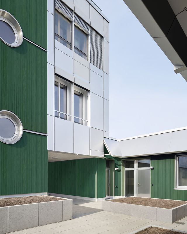 Wohncluster Grenzacherstrasse, Basel – Innenhof Ost – Foto: Walter Mair