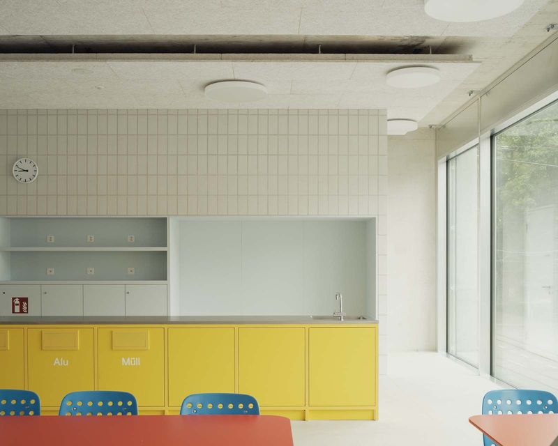 Baugewerbliche Berufsschule Zürich – Kiosk – Foto: Federico Farinatti