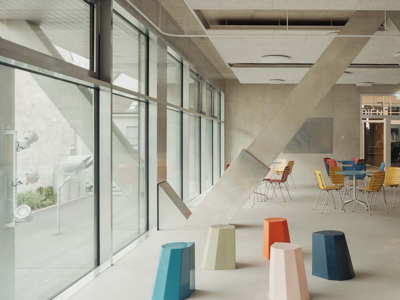 Baugewerbliche Berufsschule Zürich – Werkhalle – Foto: Federico Farinatti