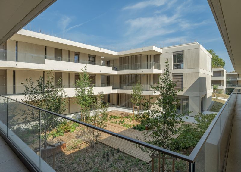 Le Parc des Crêts – Le Parc des Crêts - L'îlot et son hall à ciel ouvert – Cerutti architectes SA