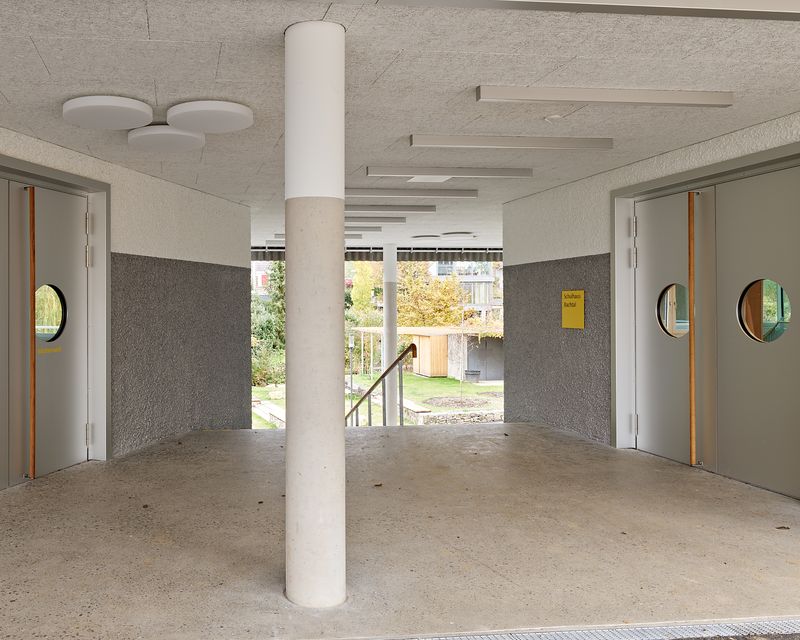 Neubau Schulhaus Bachtal – Durchgang – Roland Bernath