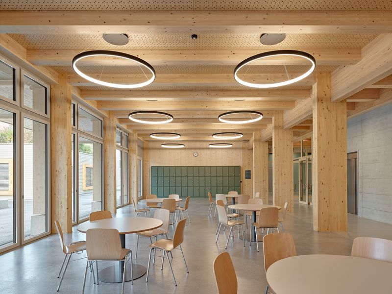 Erweiterung Schulanlage Muoshof Malters – Foyer / Begegnungszone – Roland Bernath