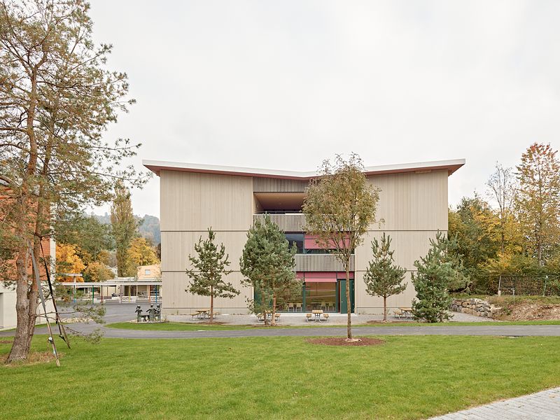 Erweiterung Schulanlage Muoshof Malters – Südansicht vor Mittagstisch – Roland Bernath