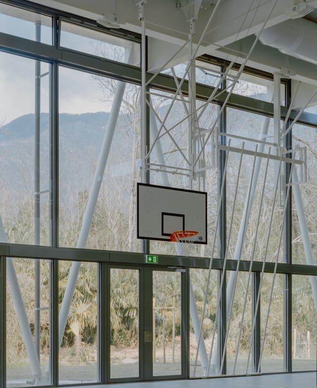 NEL BOSCO / IM WALD – Attrezzature integrate nella copertura / In Dachkonstruktion integrierte Sportgeräte – Federico Farinatti