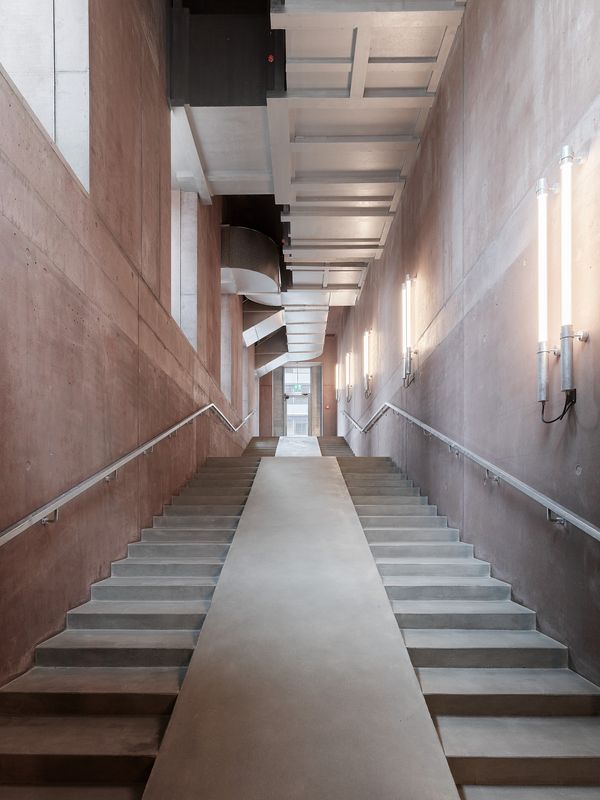 Holz-Hybrid-Hochhaus H1, Zwhatt Areal – Zugang zur Velo-Garage – Kuster Frey