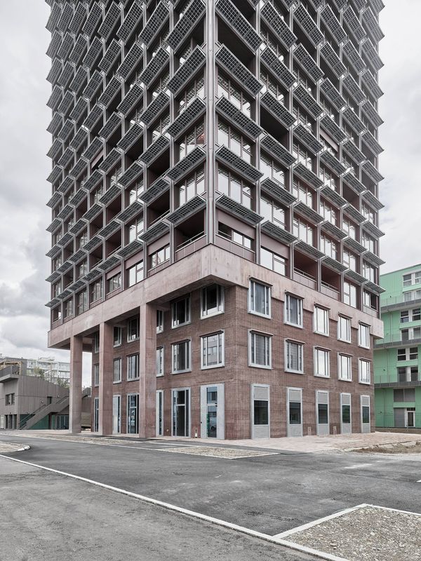 Holz-Hybrid-Hochhaus H1, Zwhatt Areal – Westfassade – Kuster Frey