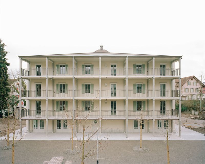 Alte Ziegelei, Kriens – Westfassade mit neuer Laubenschicht