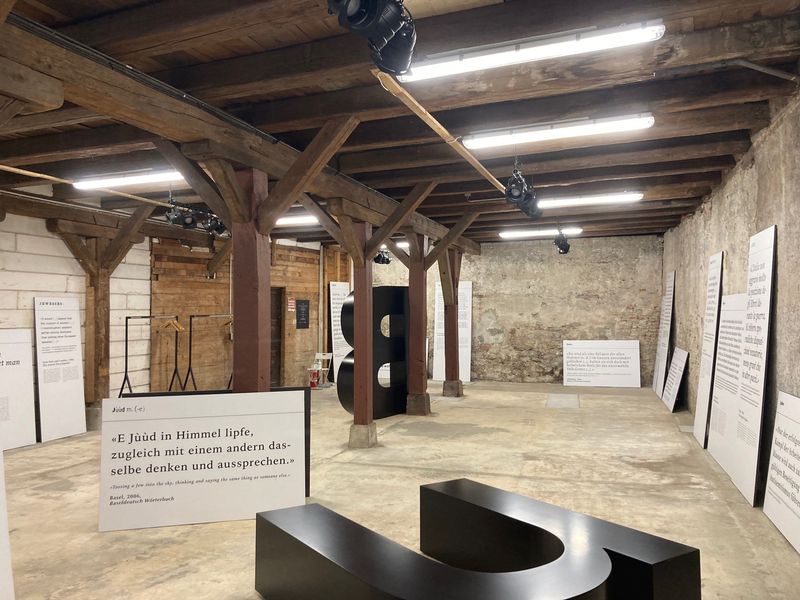 Jüdisches Museum der Schweiz – Ausstellung im alten Tabakmagazin vor der Renovation – Diener & Diener Architekten
