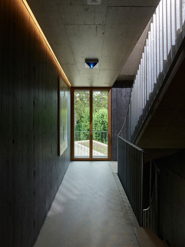 Oval Housing – © Federal Studio