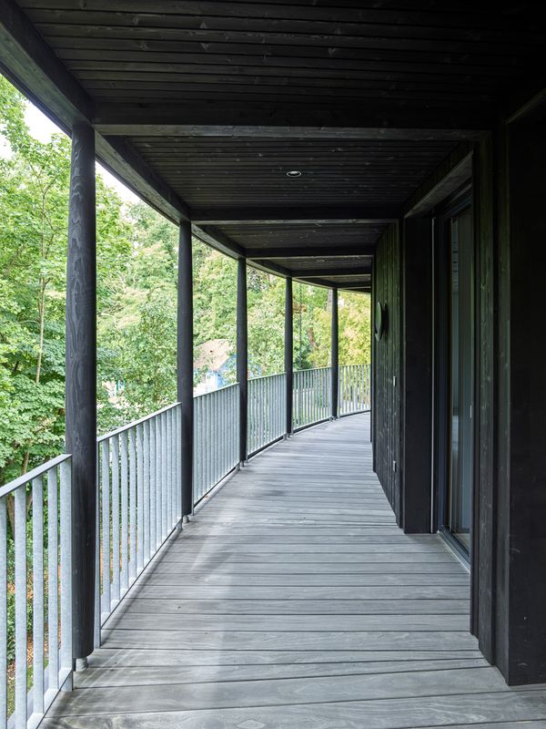 Oval Housing – © Federal Studio