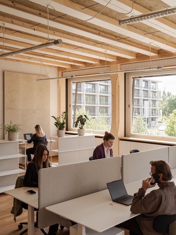 HORTUS – Am Arbeitsplatz mit HORTUS-Leuchten – Maris Mezulis