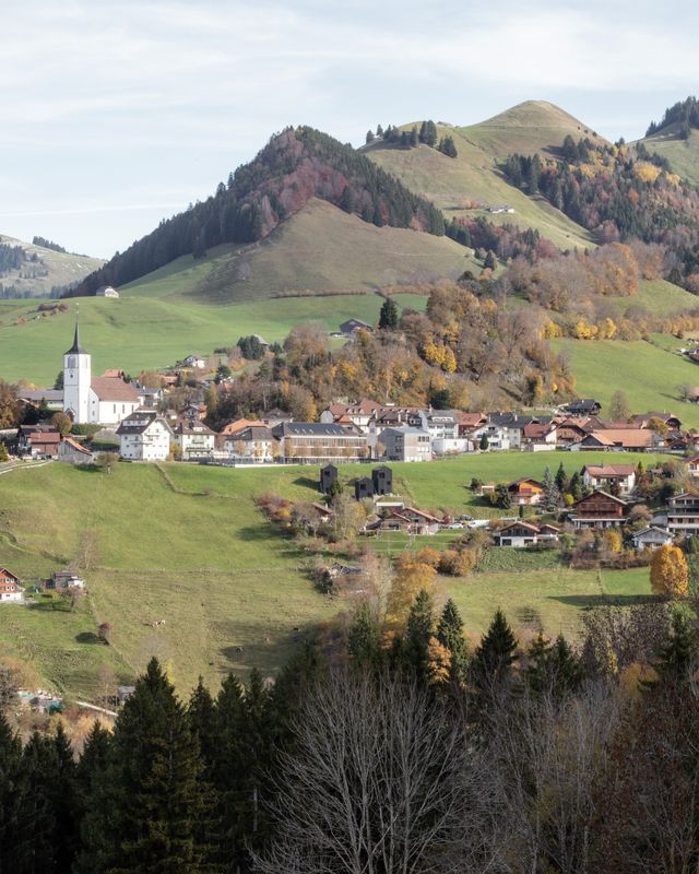 3 TINY HOUSES – Vue vers le village depuis la Monse – @Paola_Corsini