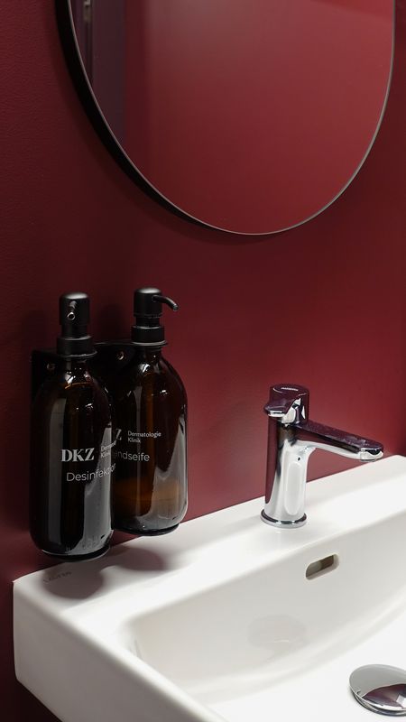 DKZ Dermatologie Klinik Ostschweiz – Toilette
