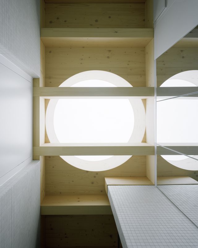 Immeuble à usage mixte à Forel (Lavaux) – Lumière zénithale dans la salle de bain – Rasmus Norlander